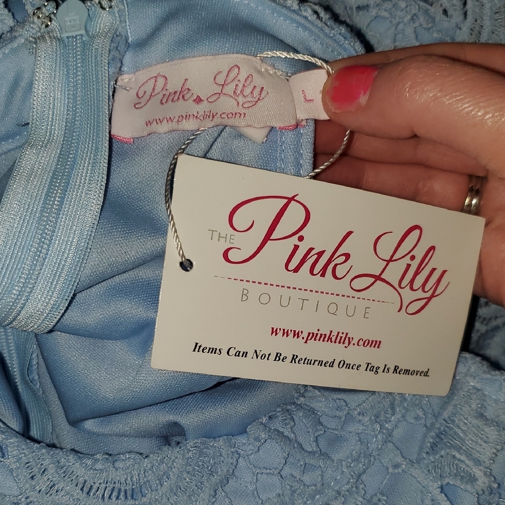 Pink Lily Sky Blue Floral Lace Dress - Picture 3 of 4